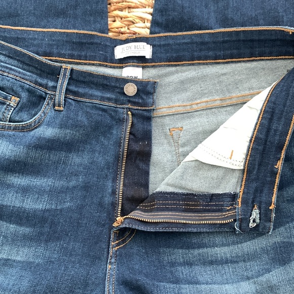 Judy Blue Handsand Relaxed Mid Rise Jean - Picture 11 of 15